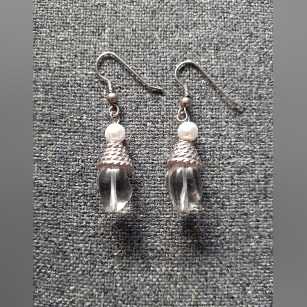 3/$20! Pearl and clear dangle vintage statement earrings w/ rope twist detail